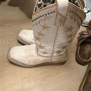 White and Gold Star Cowboy Boots
